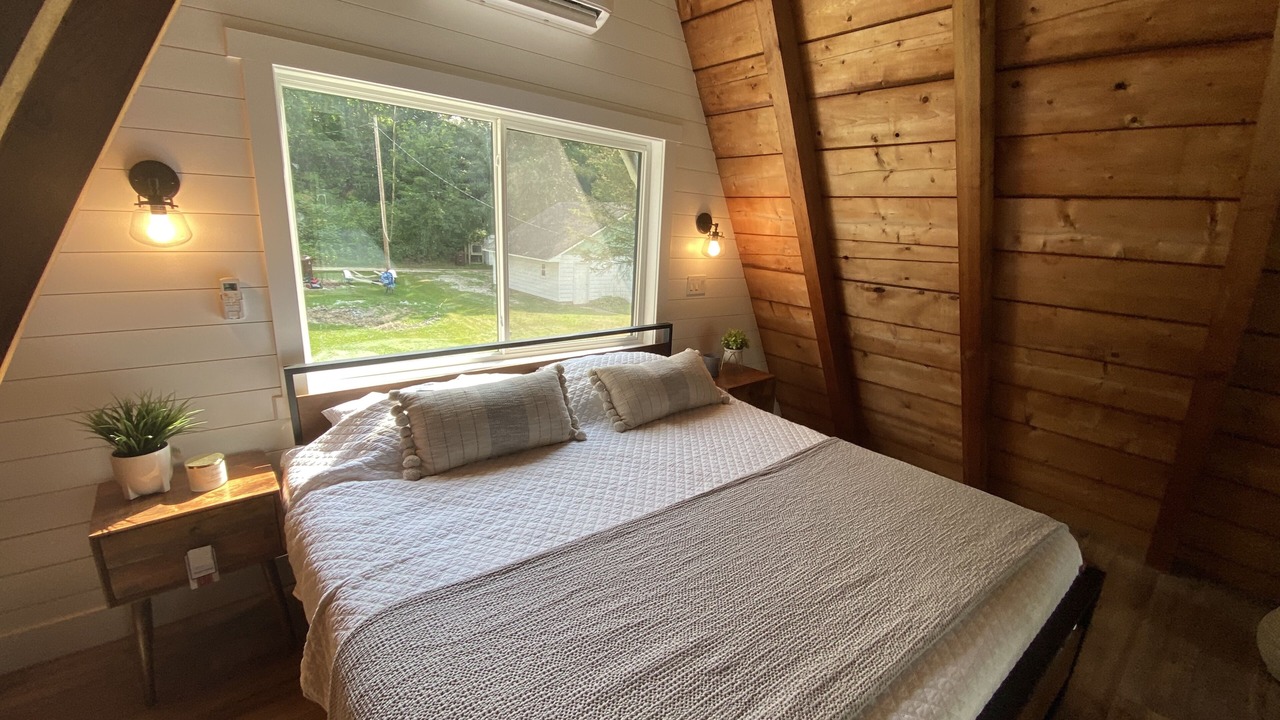 Photo of Bedroom in Six Lakes
