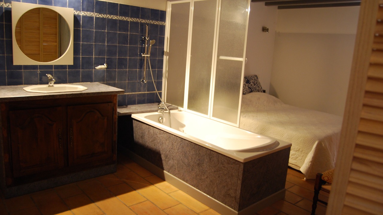 Photo of Bathroom in Montaren-et-Saint-Mediers
