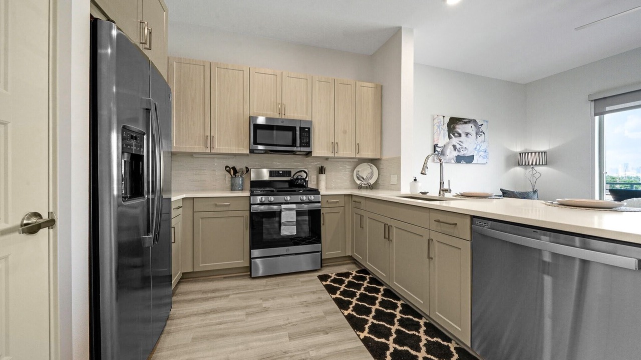 Photo of Kitchen in Greenway Plaza-Upper Kirby