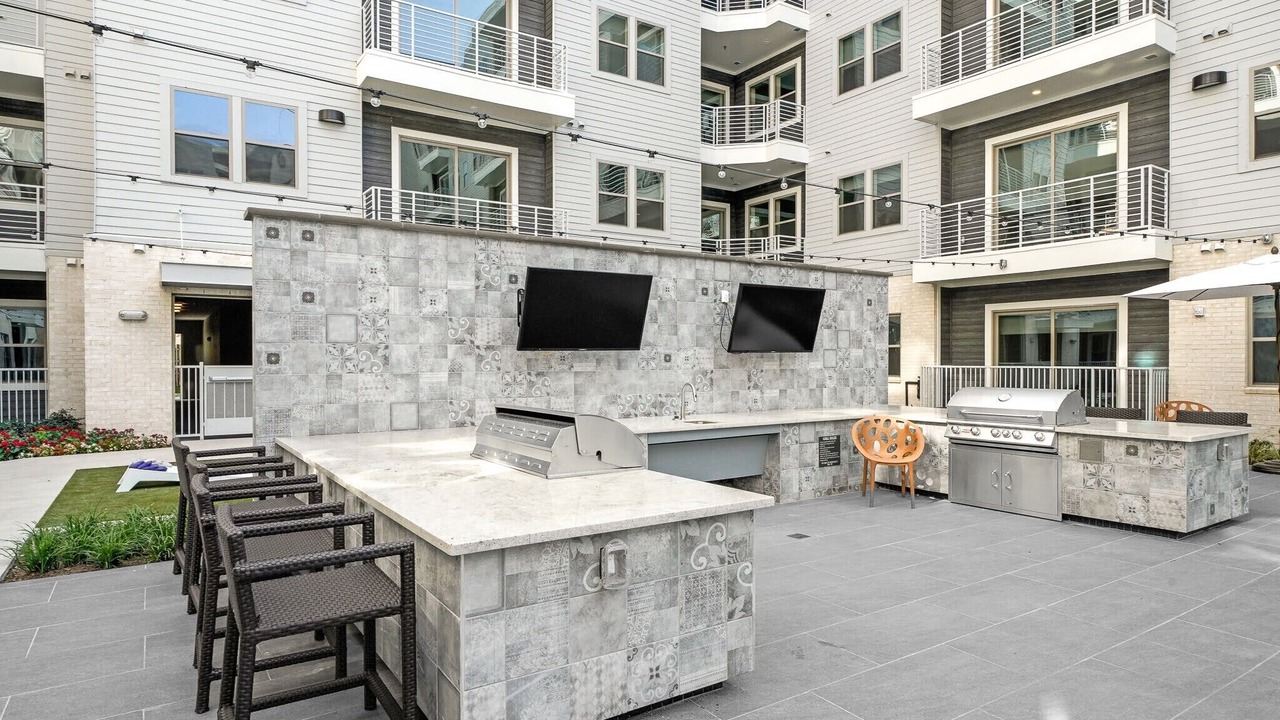 Photo of Patio Balcony in Greenway Plaza-Upper Kirby