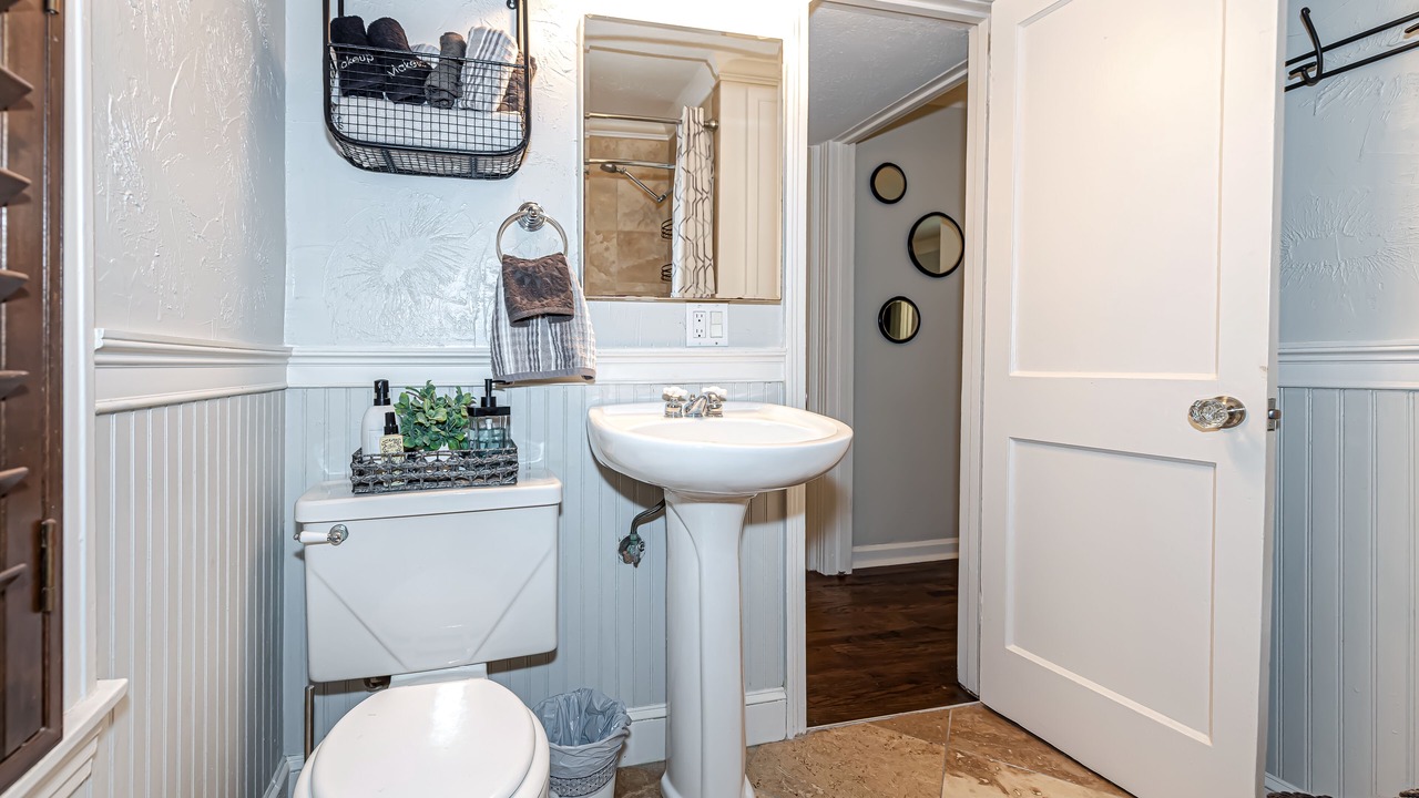 Photo of Bathroom in Garden Oaks