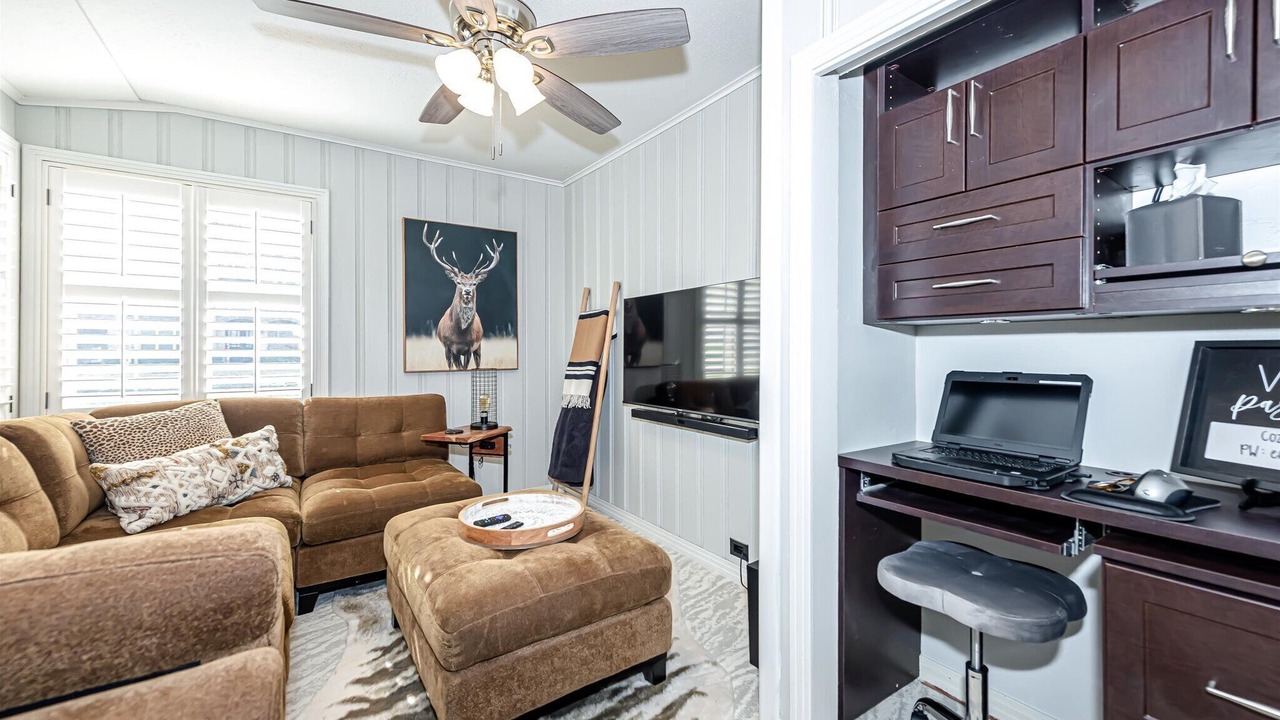 Photo of Livingroom in Garden Oaks