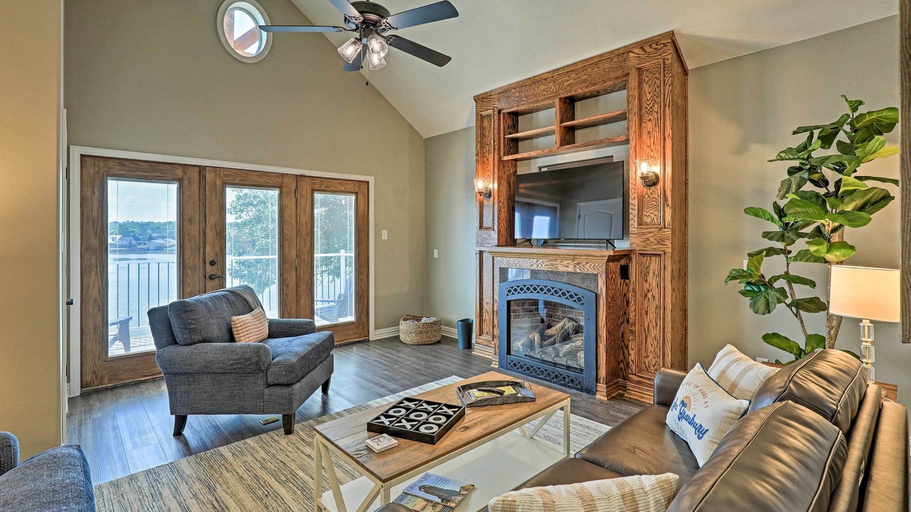 Photo of Livingroom in Granbury