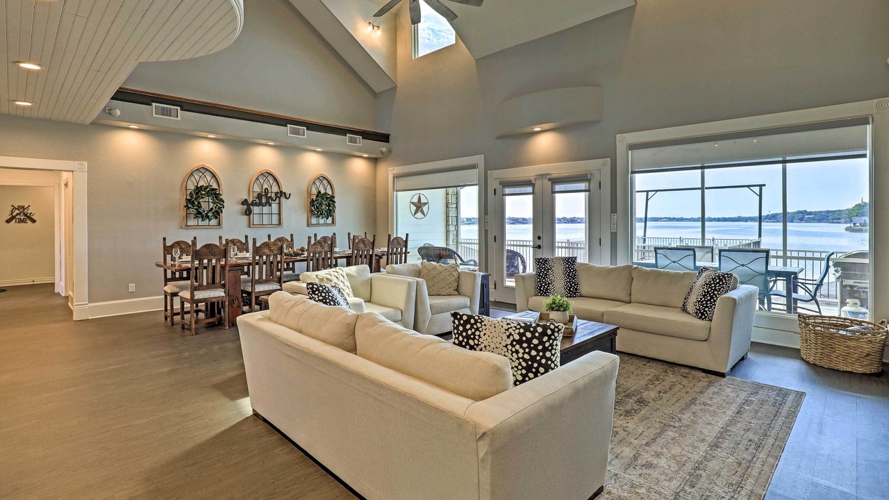 Photo of Livingroom in Granbury