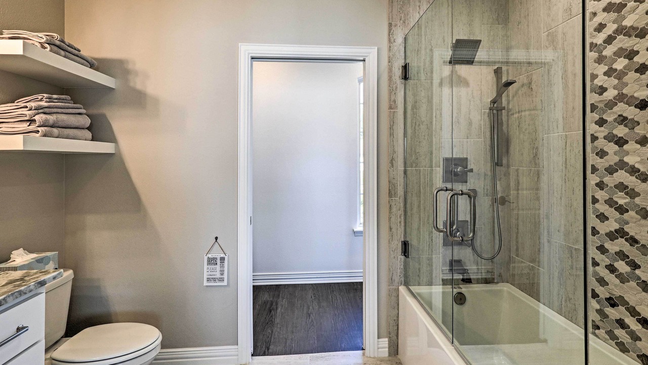 Photo of Bathroom in Granbury