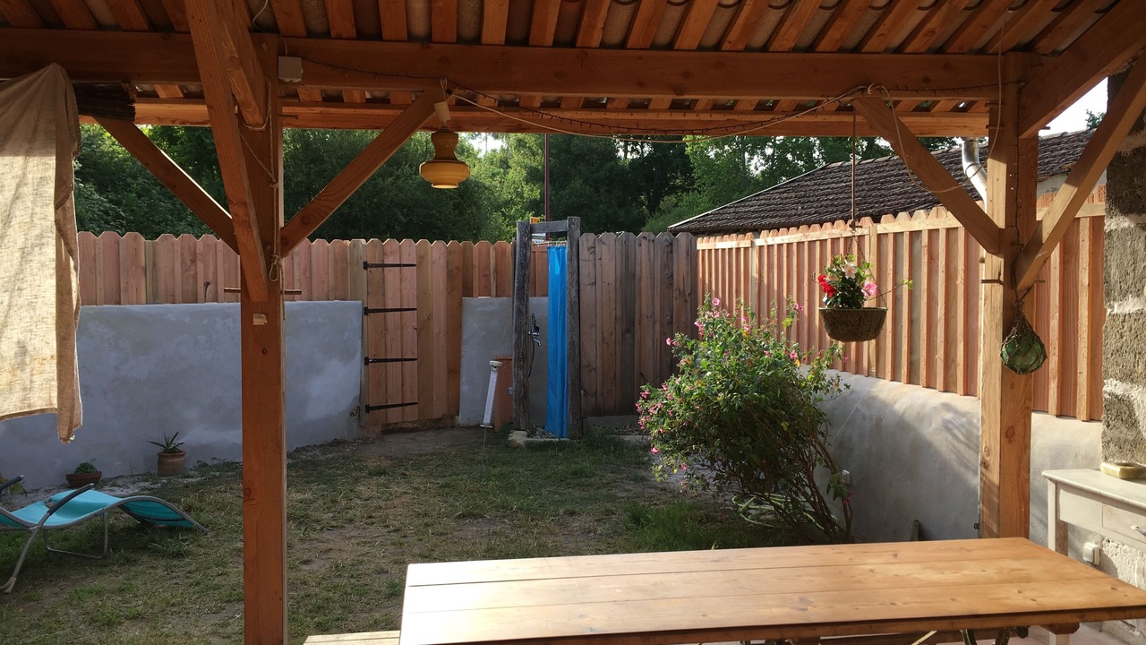 Photo of Outdoor in Leogeats