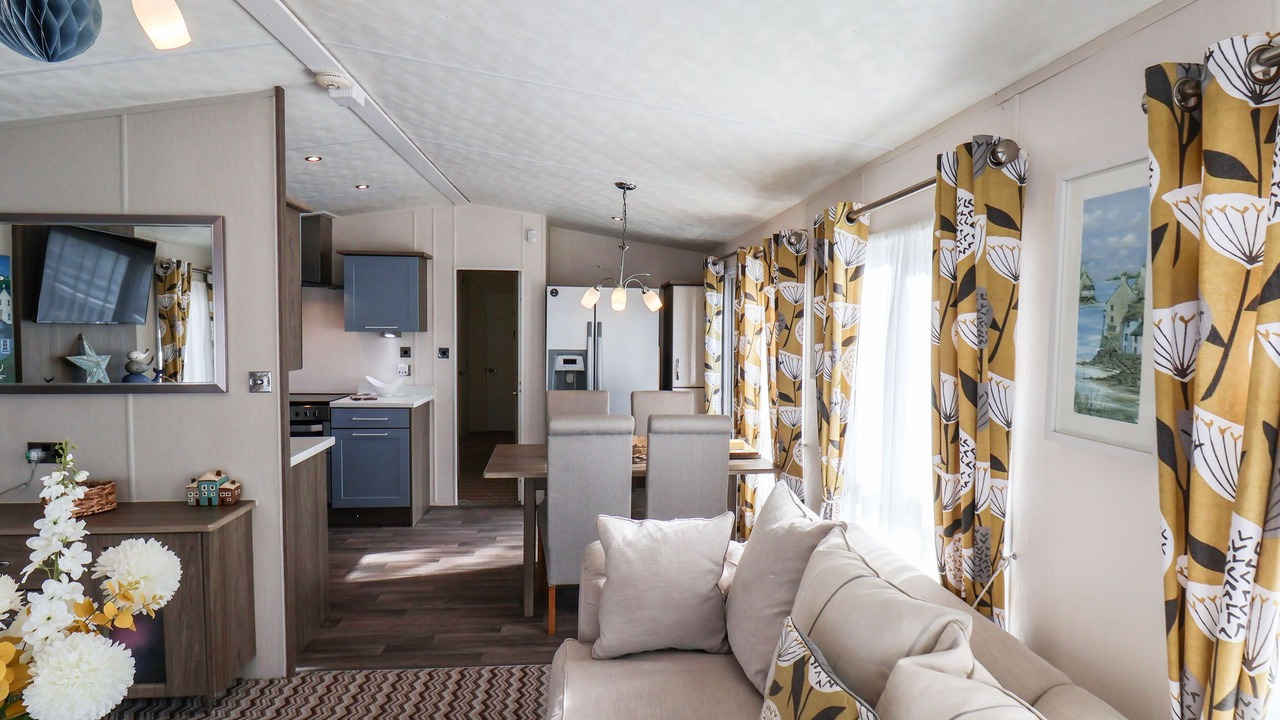 Photo of Livingroom in Cayton Bay