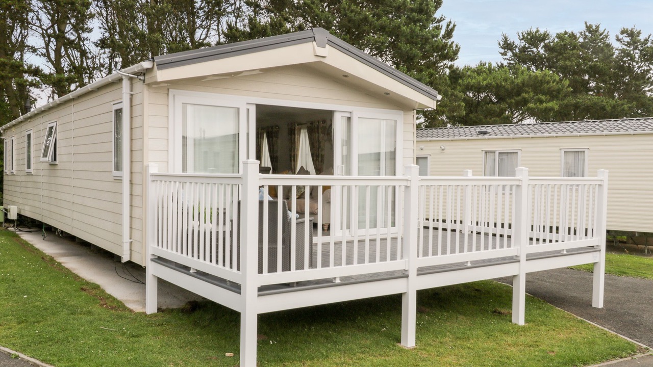 Photo of Outdoor in Cayton Bay