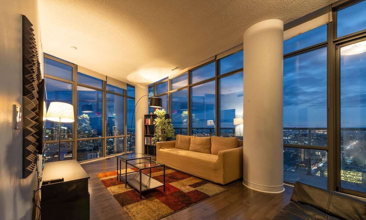 Photo of Livingroom in Bay Street Corridor