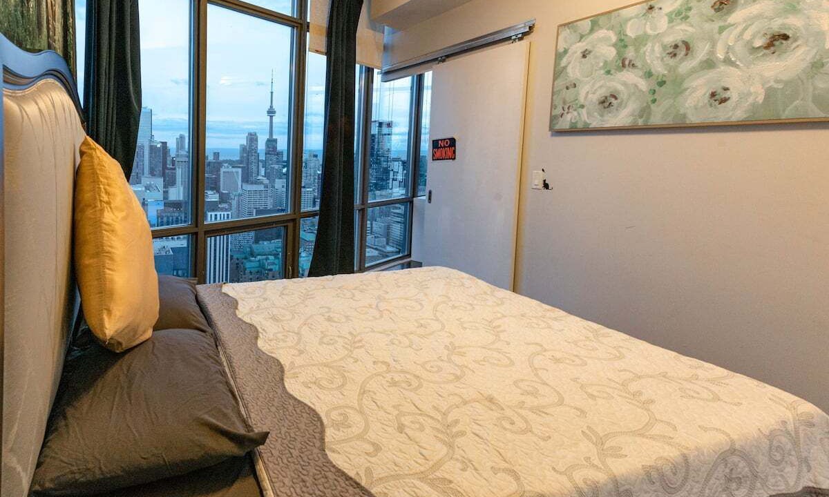 Photo of Bedroom in Bay Street Corridor