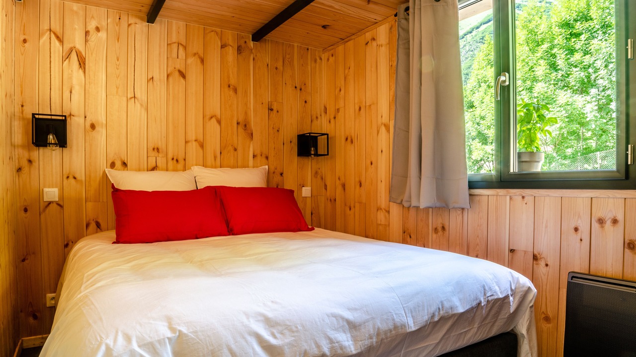 Photo of Bedroom in Aspres-les-Corps
