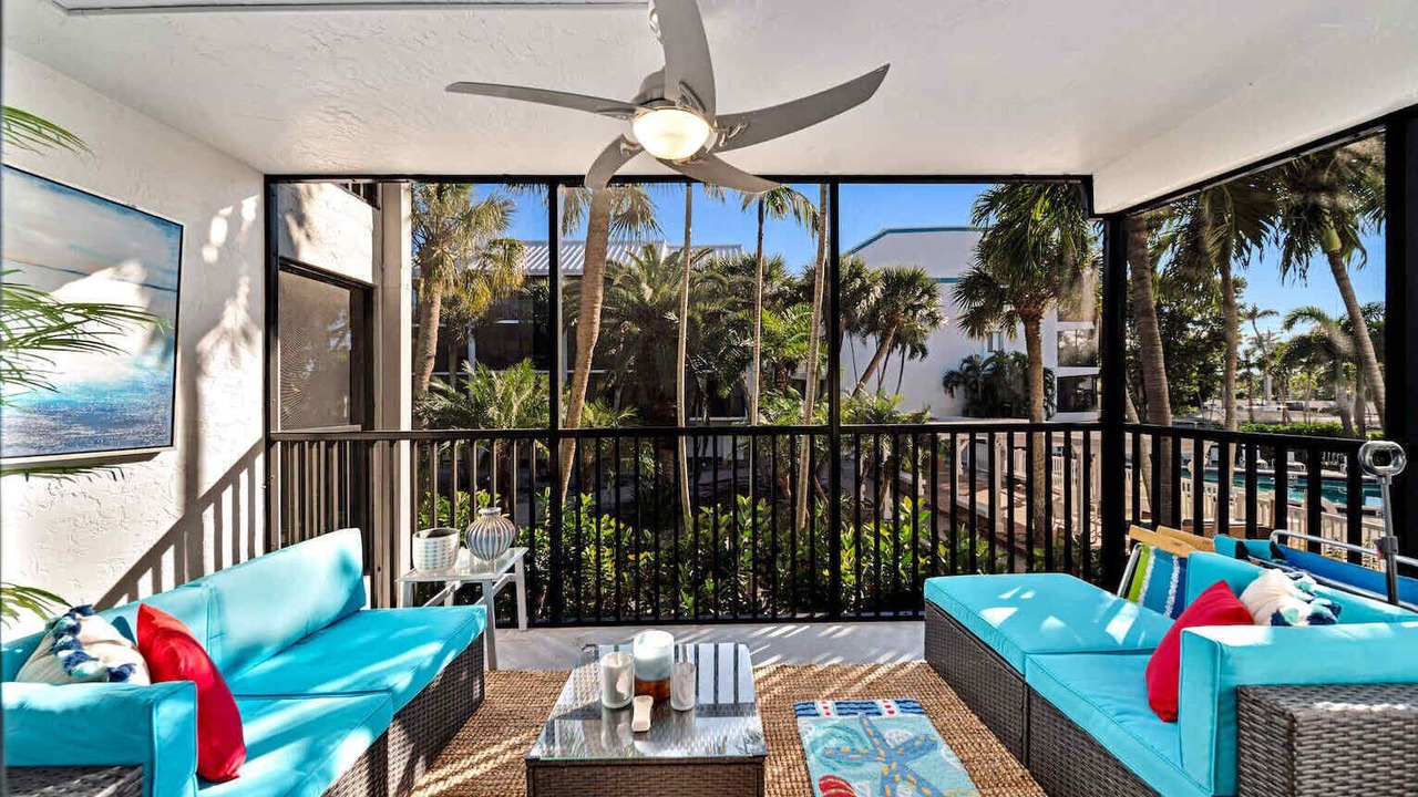 Photo of Livingroom in Captiva