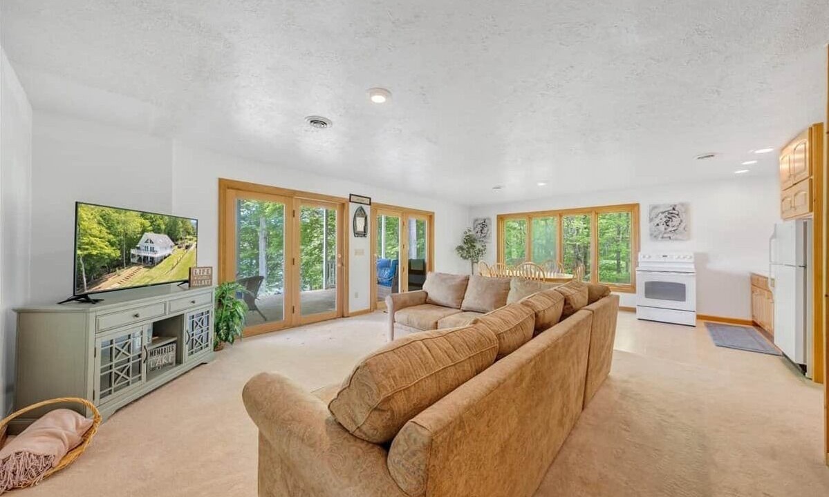 Photo of Livingroom in Huddleston