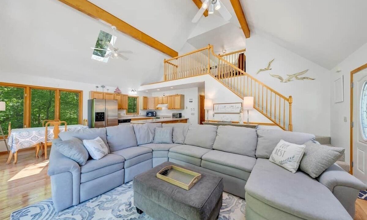 Photo of Livingroom in Huddleston