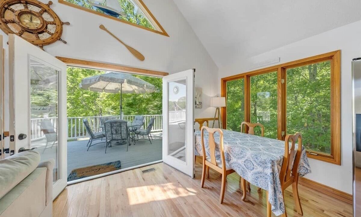 Photo of Livingroom in Huddleston
