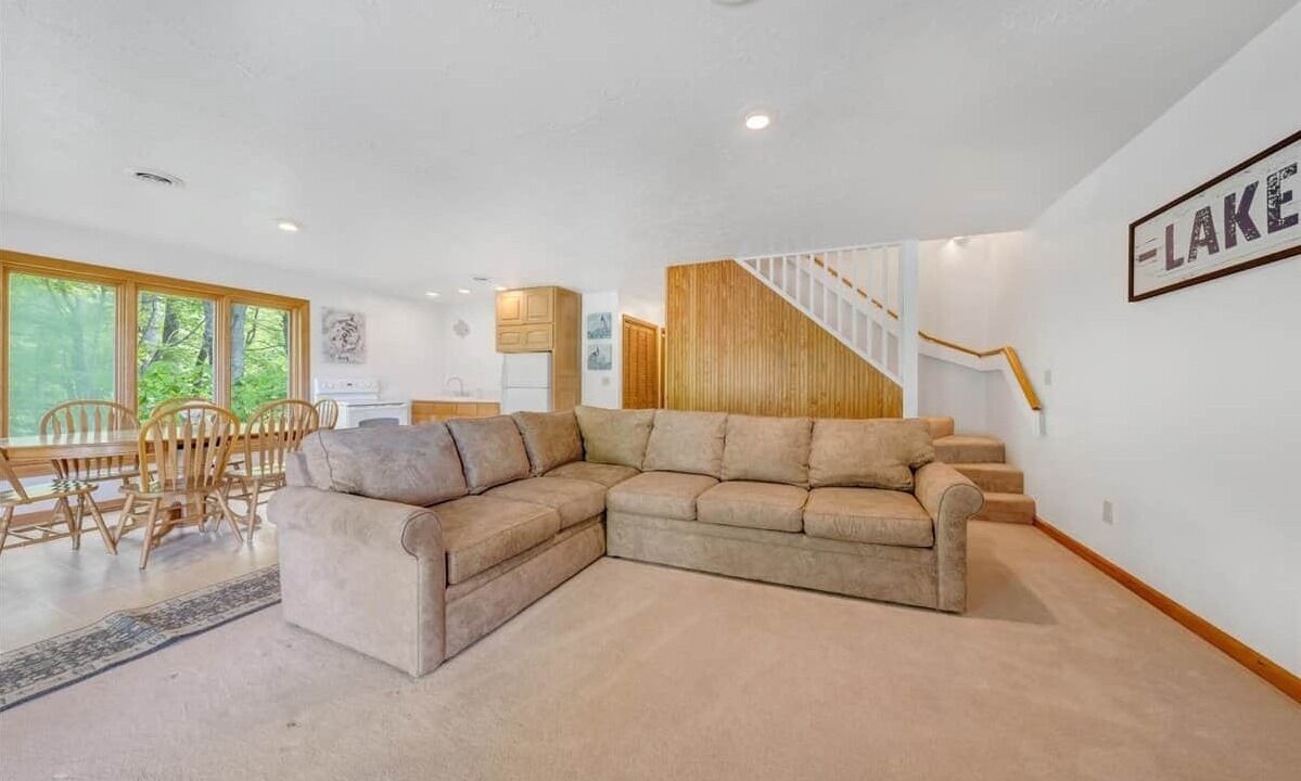 Photo of Livingroom in Huddleston