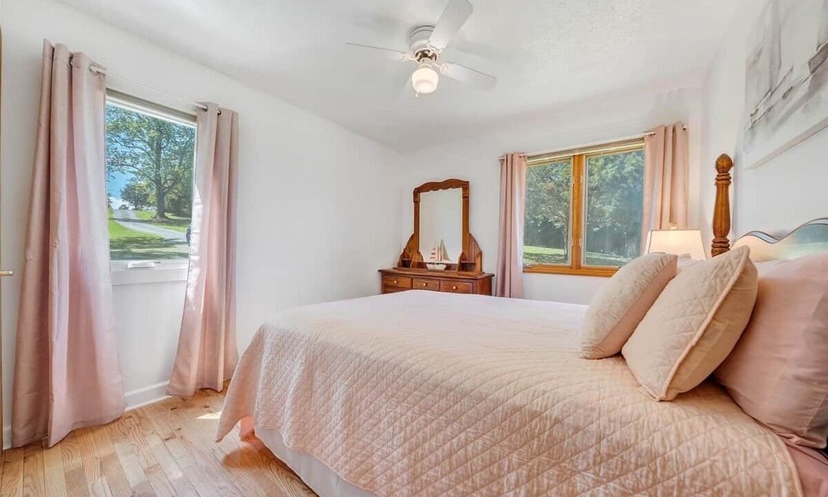 Photo of Bedroom in Huddleston