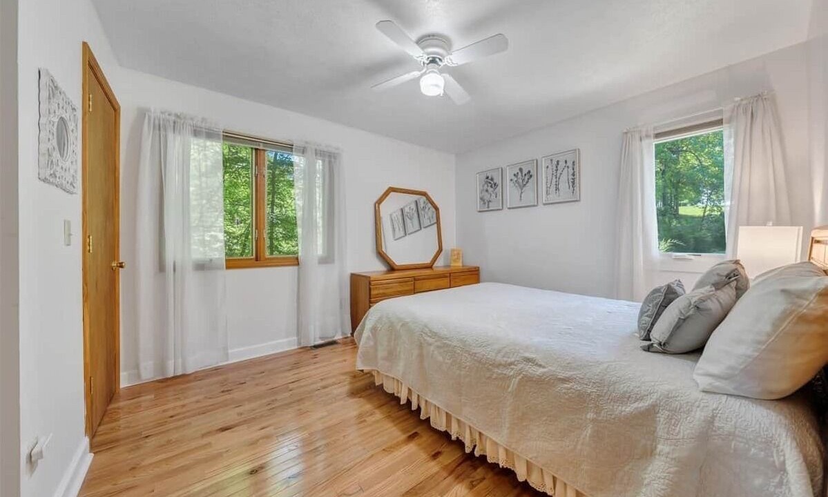 Photo of Bedroom in Huddleston