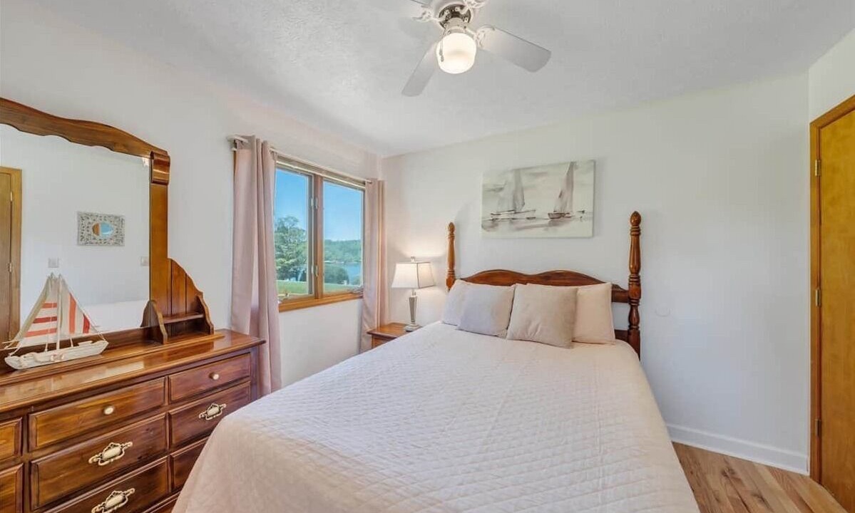 Photo of Bedroom in Huddleston