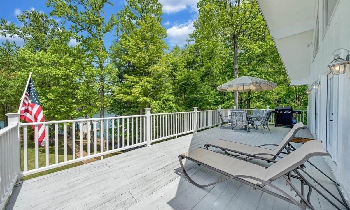 Photo of Outdoor in Huddleston