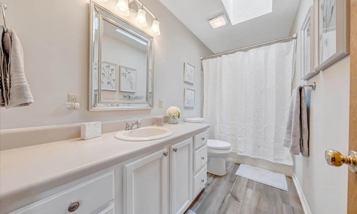 Photo of Bathroom in Huddleston