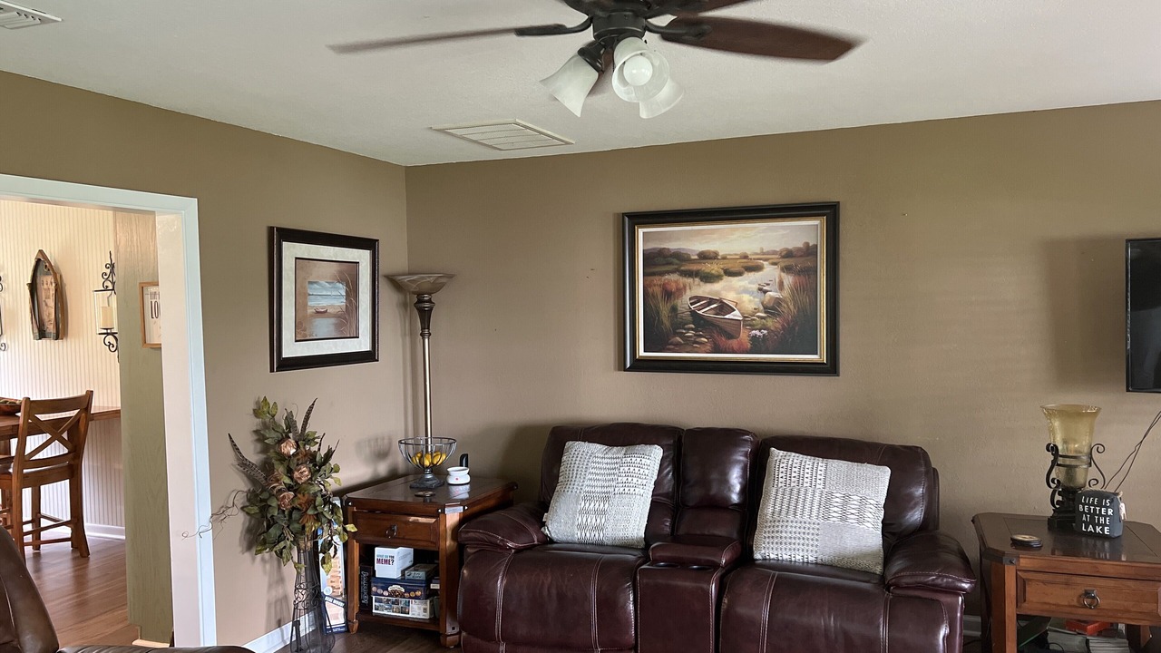 Photo of Livingroom in Jewett