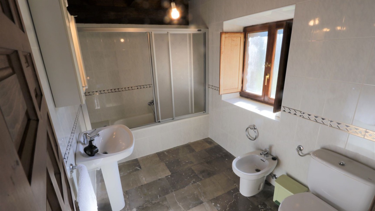 Photo of Bathroom in Triollo