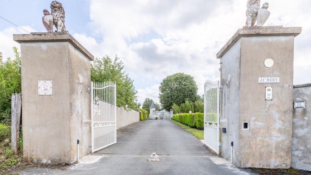 Photo of Outdoor in Saix
