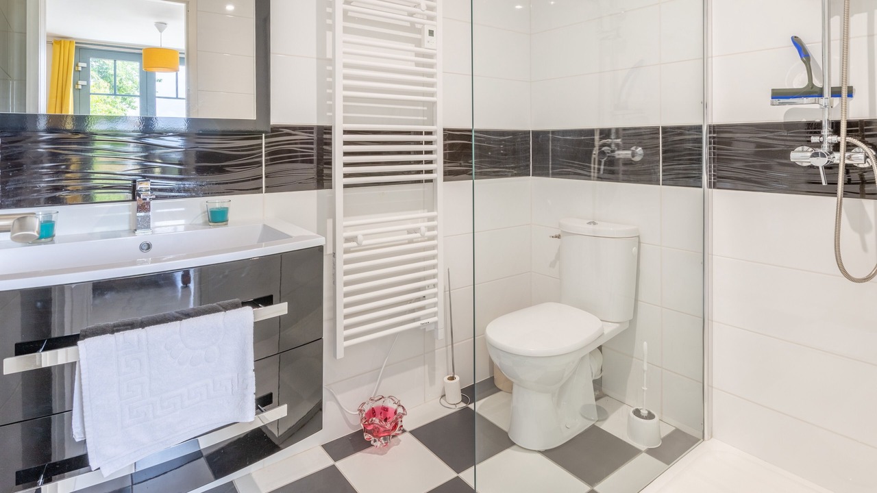 Photo of Bathroom in Saix