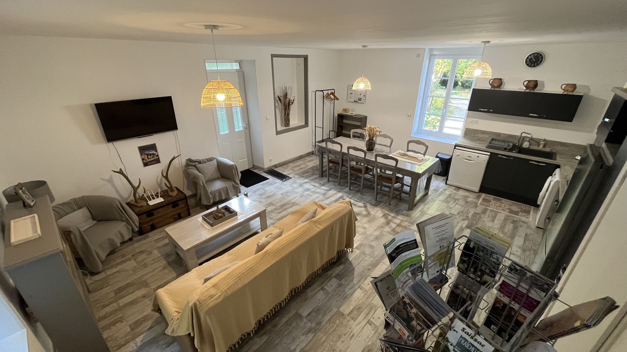 Photo of Livingroom in Cenne-Monestias