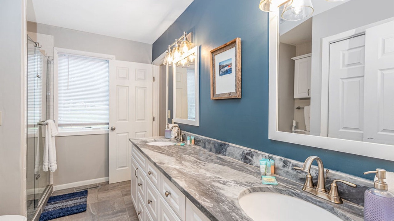 Photo of Bathroom in The Galena Territory