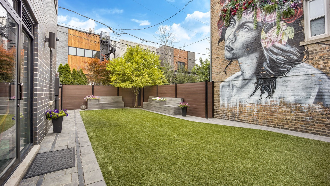 Photo of Patio Balcony in West Town