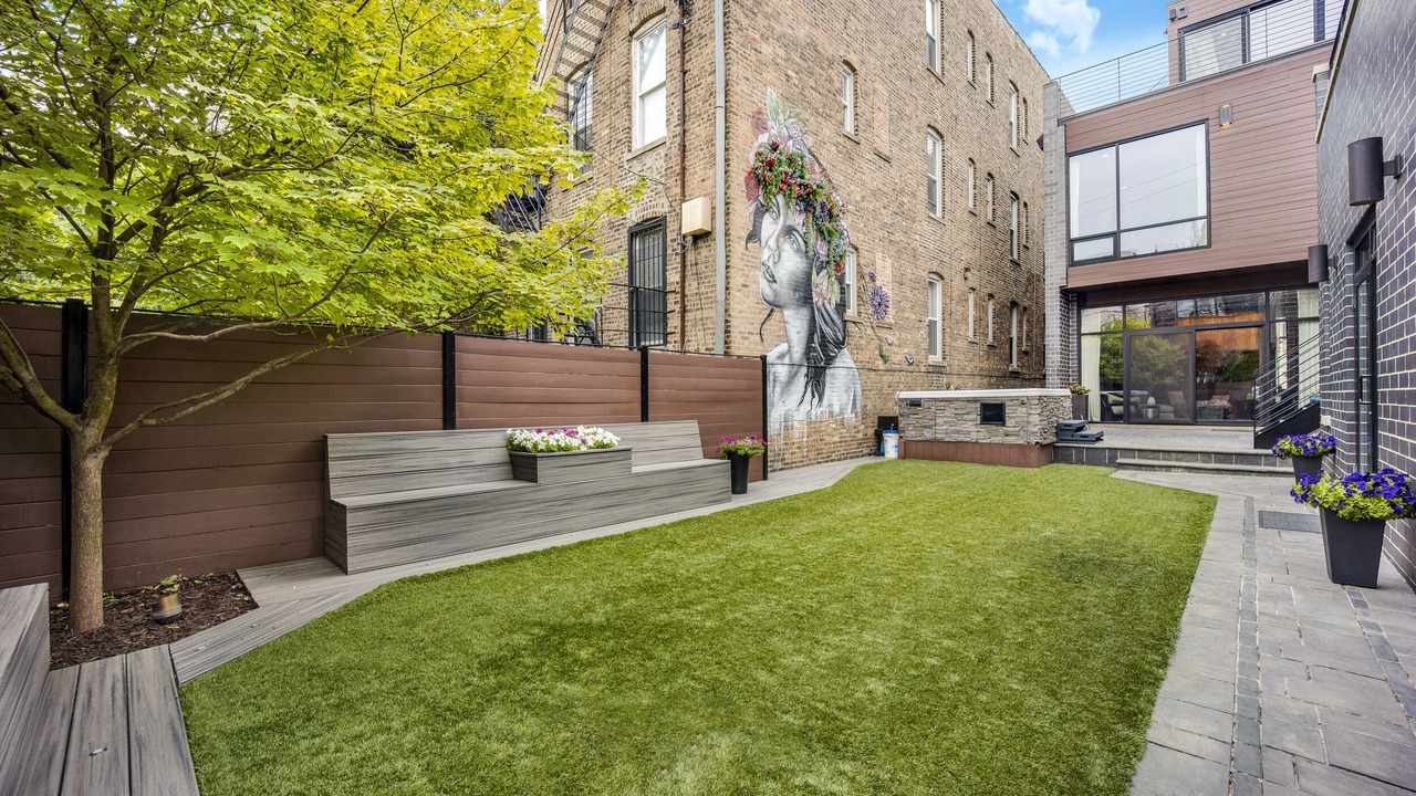 Photo of Outdoor in West Town