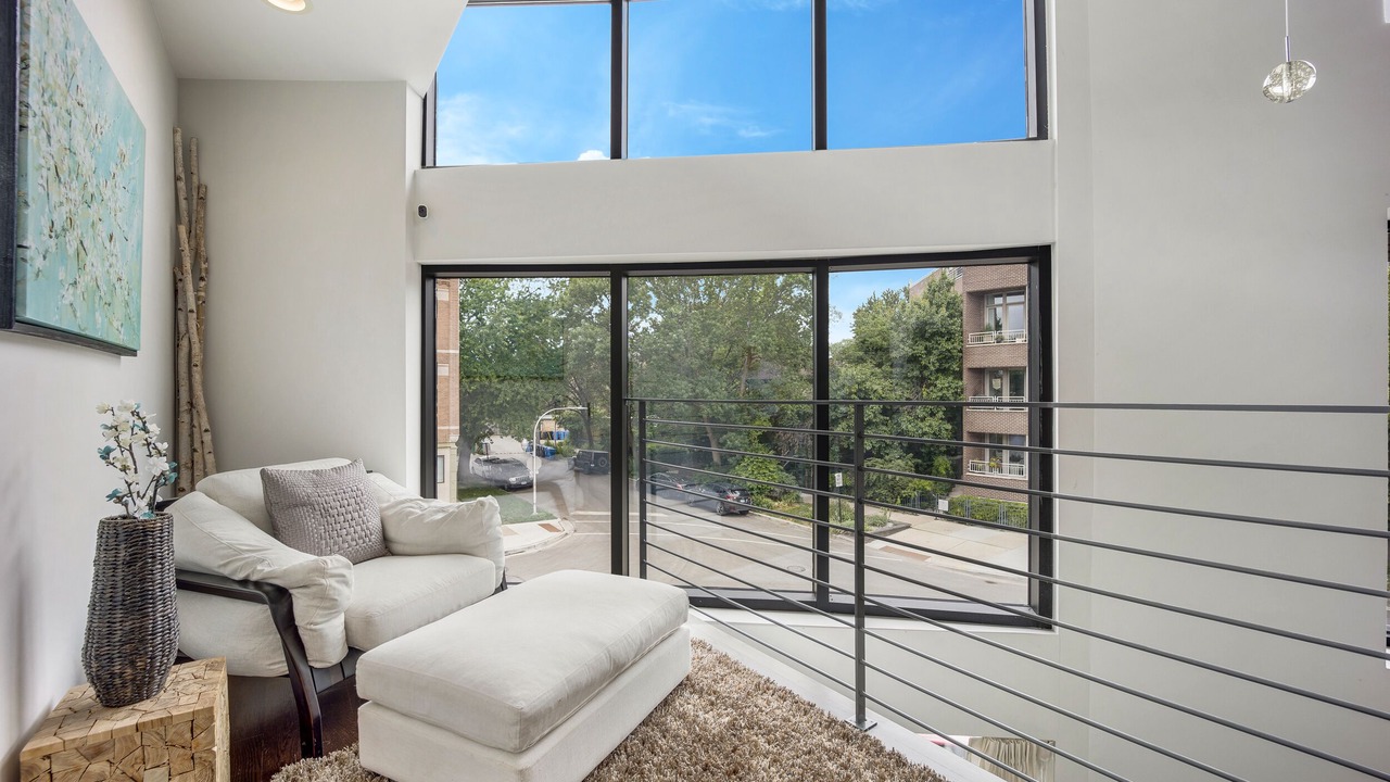 Photo of Livingroom in West Town