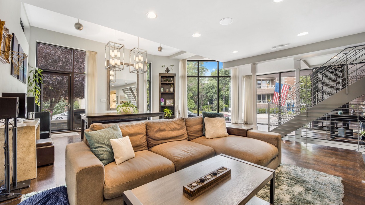 Photo of Livingroom in West Town
