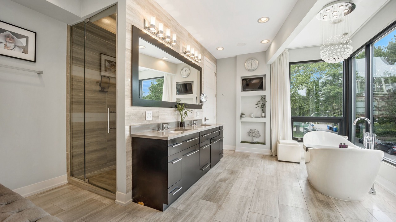 Photo of Bathroom in West Town
