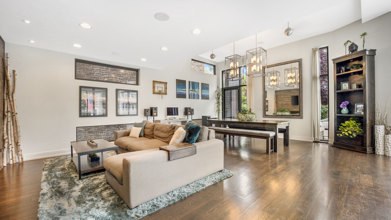 Photo of Livingroom in West Town