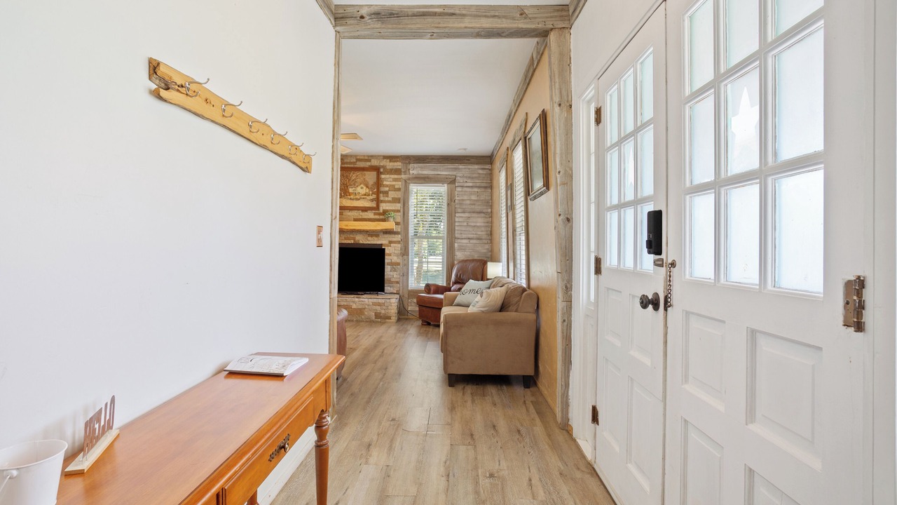 Photo of Livingroom in Mound