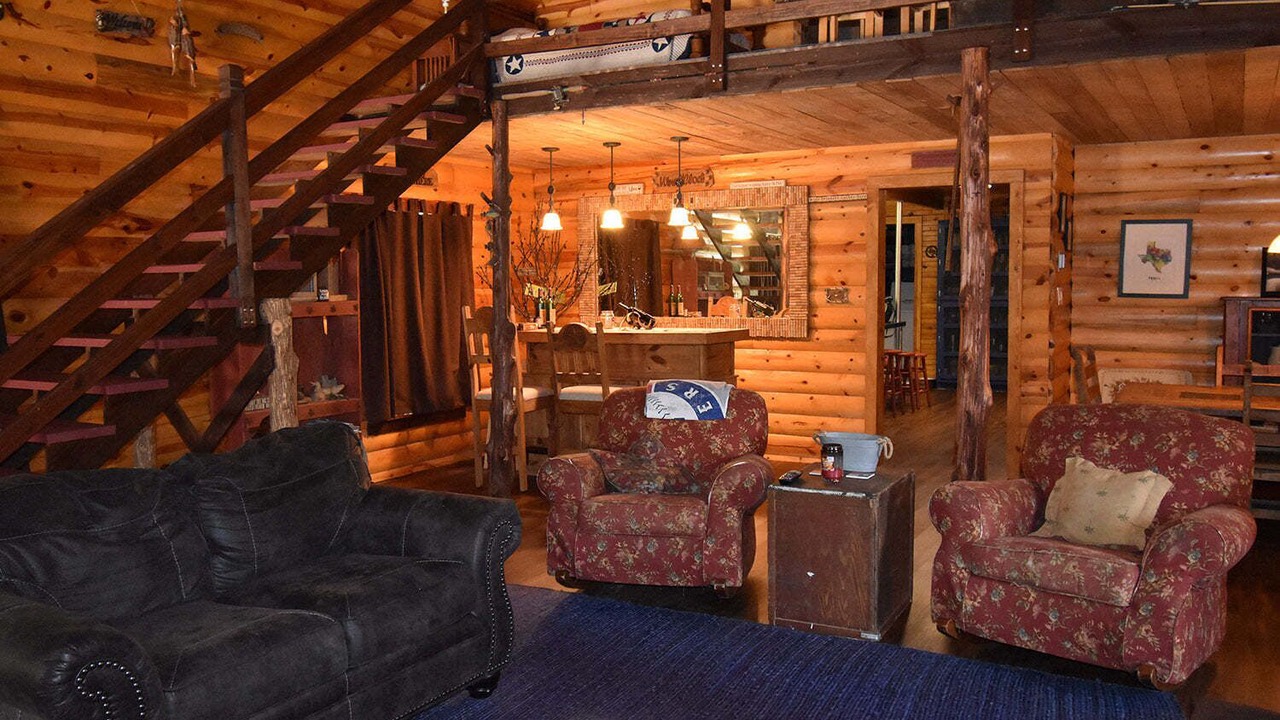 Photo of Livingroom in Broaddus