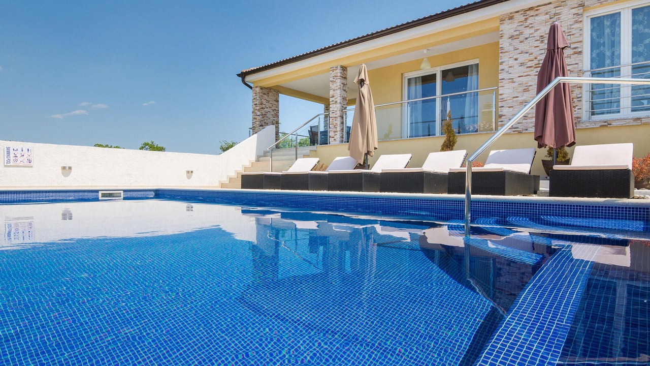 Photo of Outdoor in Rogocana