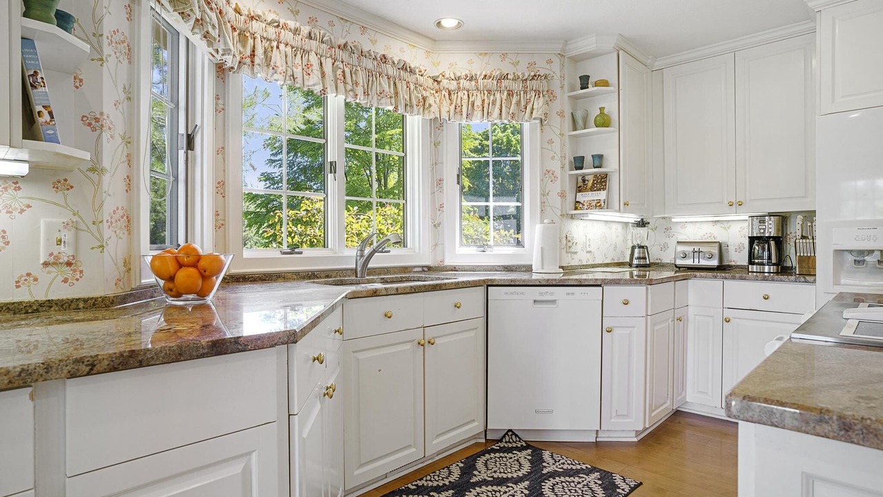 Photo of Kitchen in Birchwood Farms