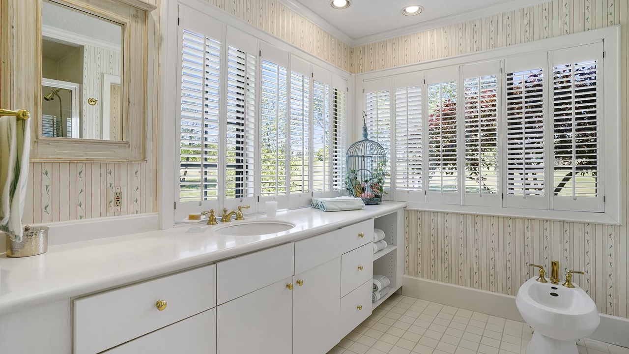Photo of Bathroom in Birchwood Farms