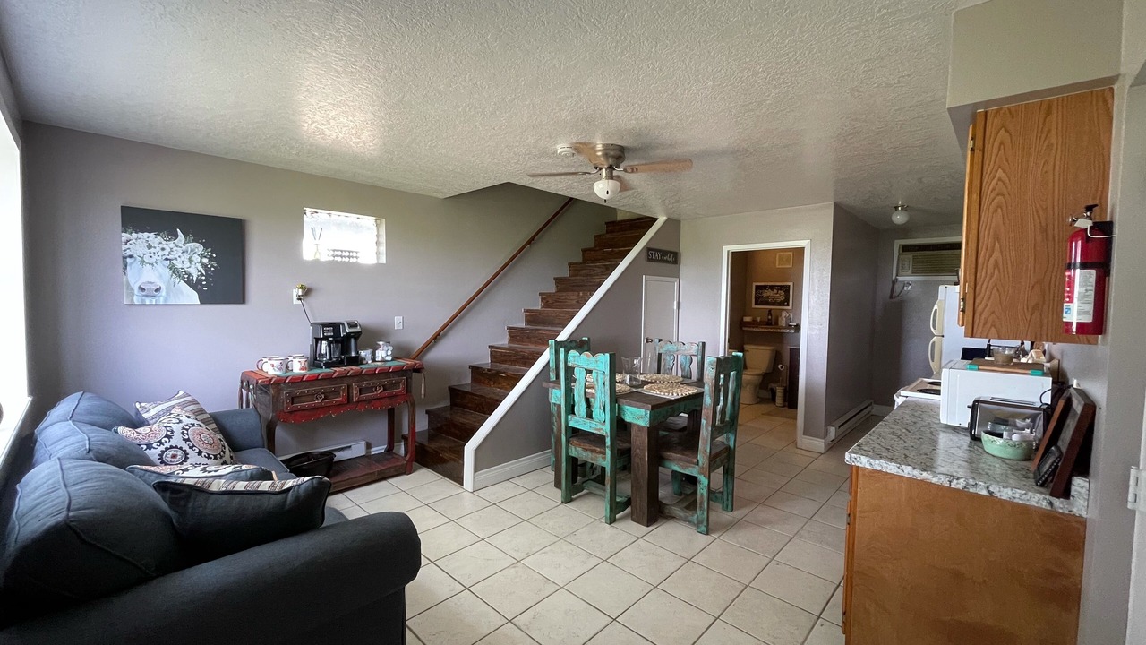 Photo of Livingroom in Oakland