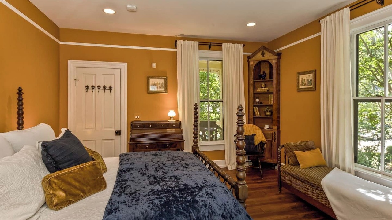 Photo of Bedroom in Historic Montford