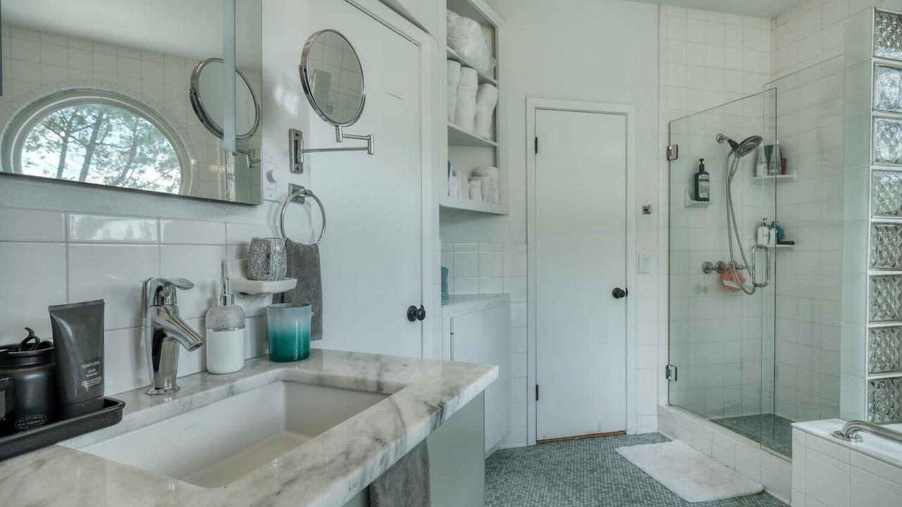 Photo of Bathroom in Lower Basin Lake Travis