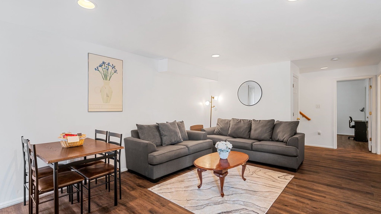 Photo of Livingroom in Garrisonville