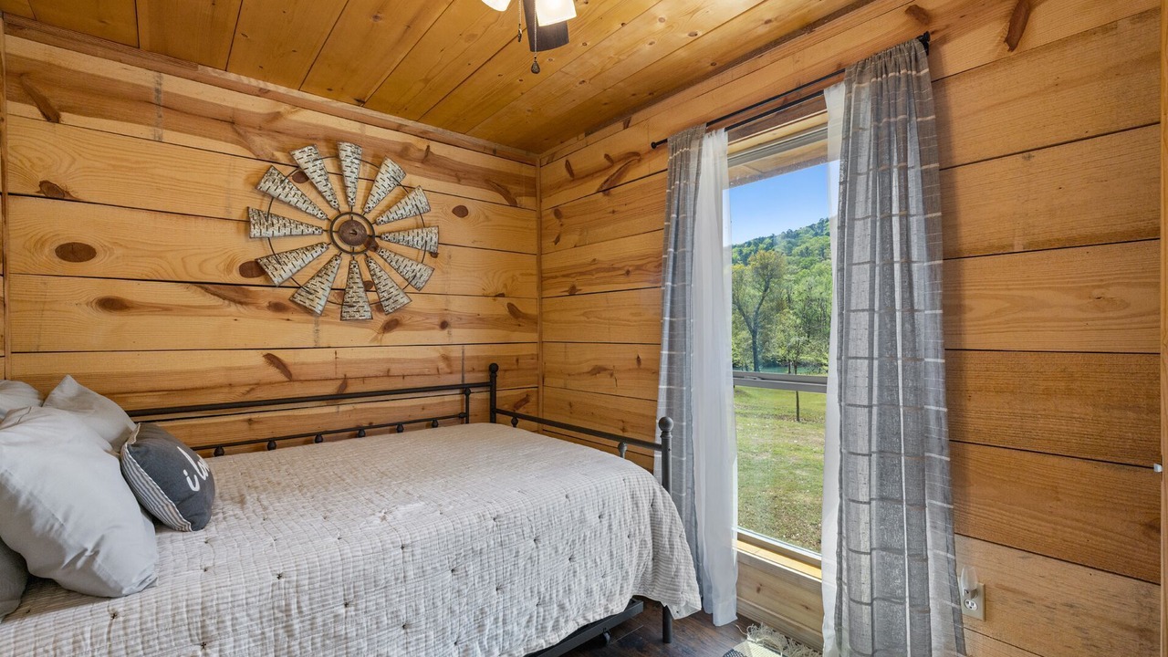 Photo of Bedroom in Pickens