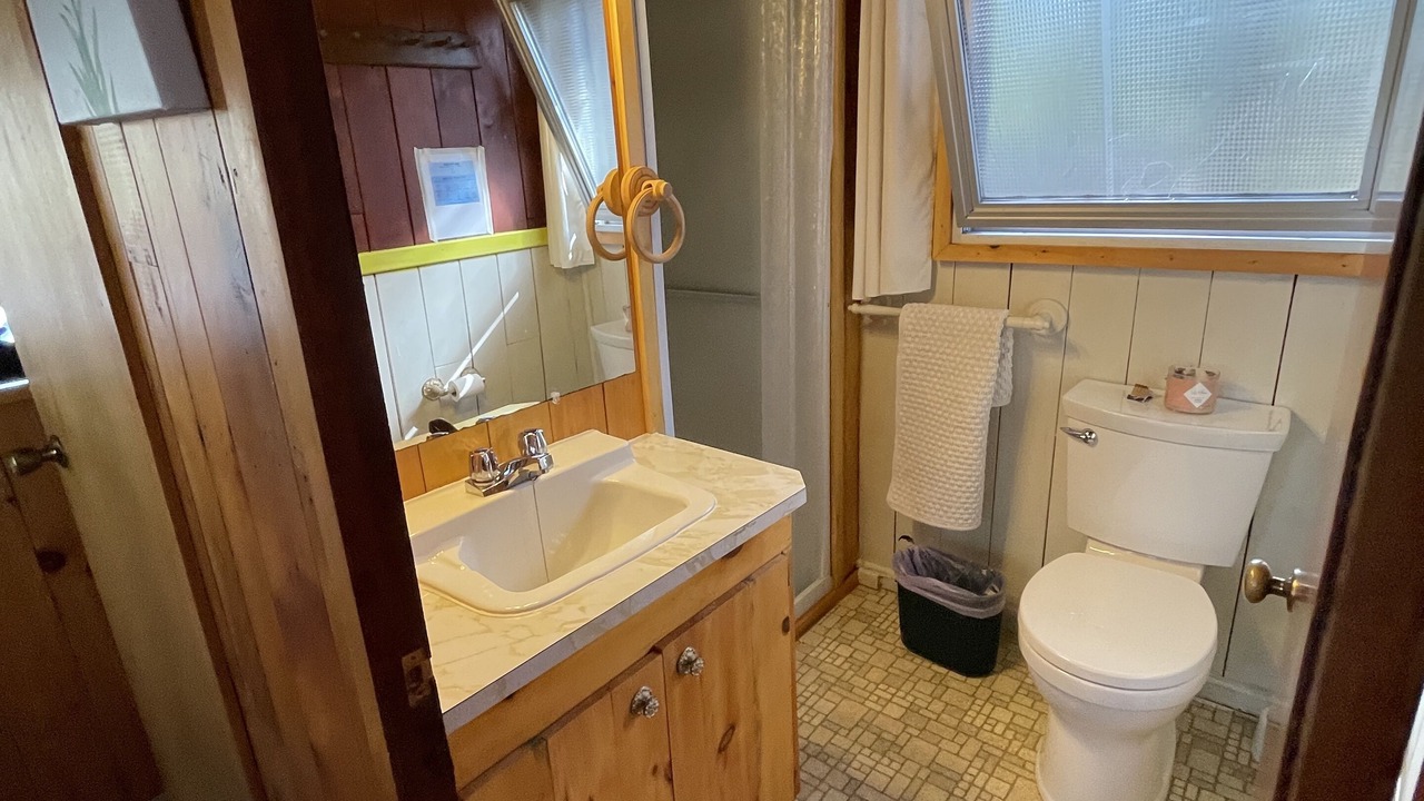 Photo of Bathroom in Gravenhurst