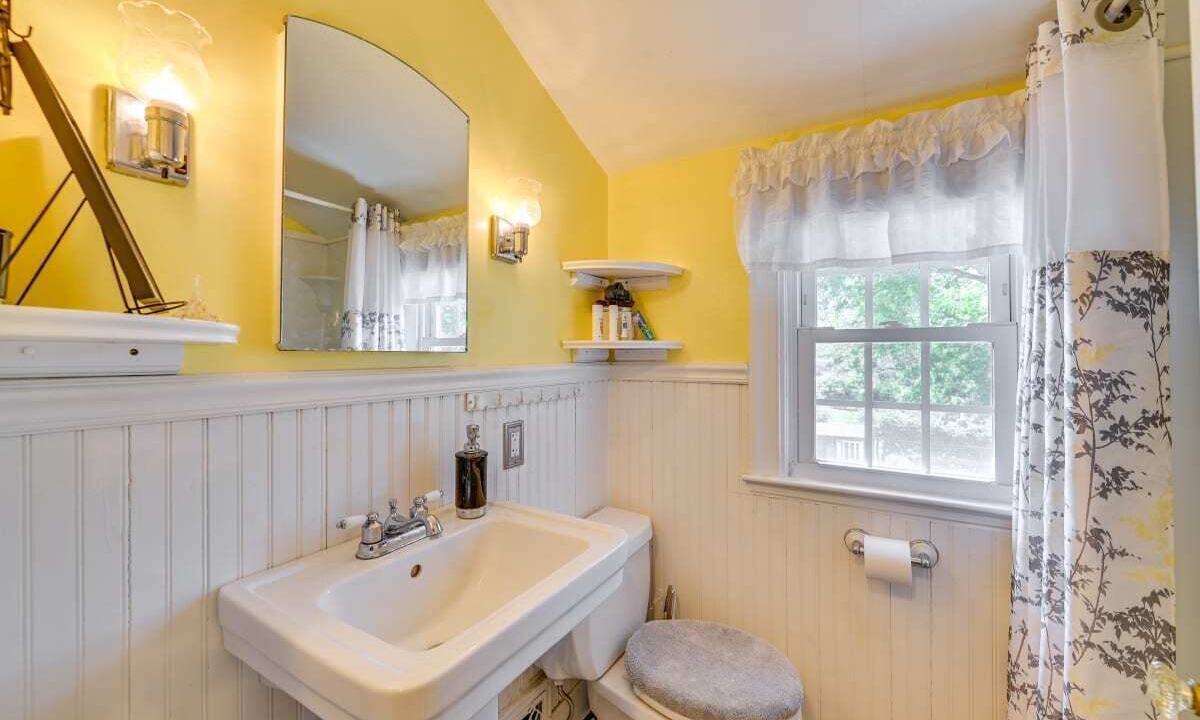 Photo of Bathroom in Gloversville