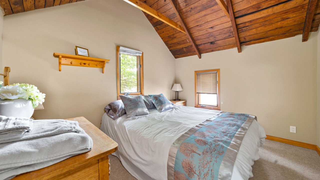 Photo of Bedroom in Greater Napanee